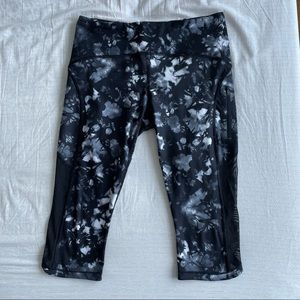 Lululemon cropped leggings with mesh